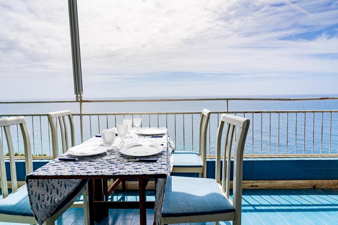 Appartamento Vista Mare Con Due Camere - Two-Bedroom Apartment With Sea View Санремо Экстерьер фото